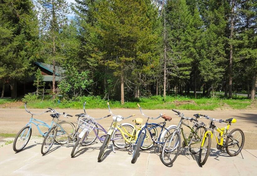 Exquisite Mccall Log Cabin   Walk To Payette Lake!