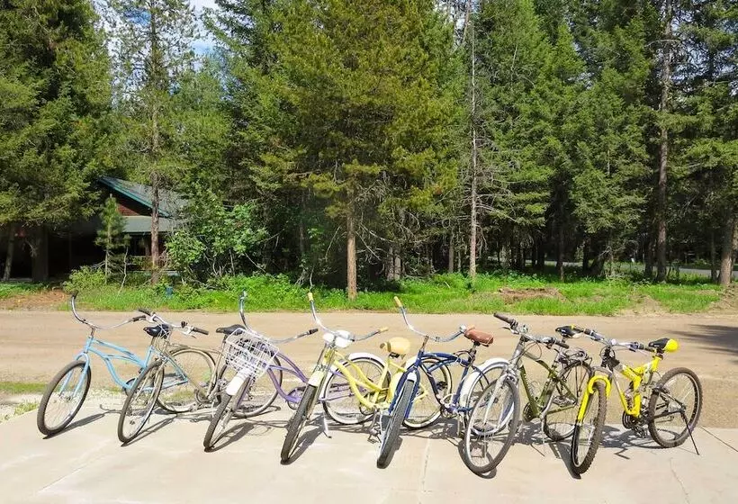 Exquisite Mccall Log Cabin   Walk To Payette Lake!