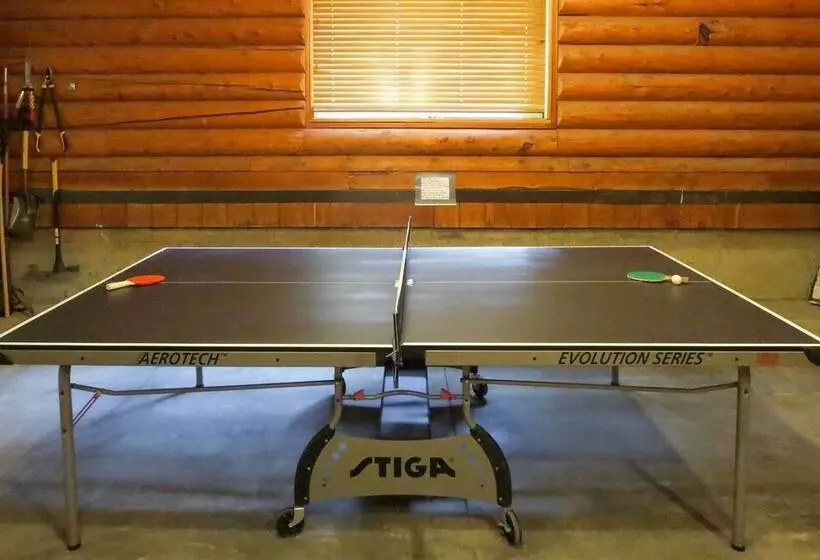 Exquisite Mccall Log Cabin   Walk To Payette Lake!