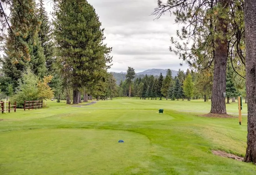 Exquisite Mccall Log Cabin   Walk To Payette Lake!