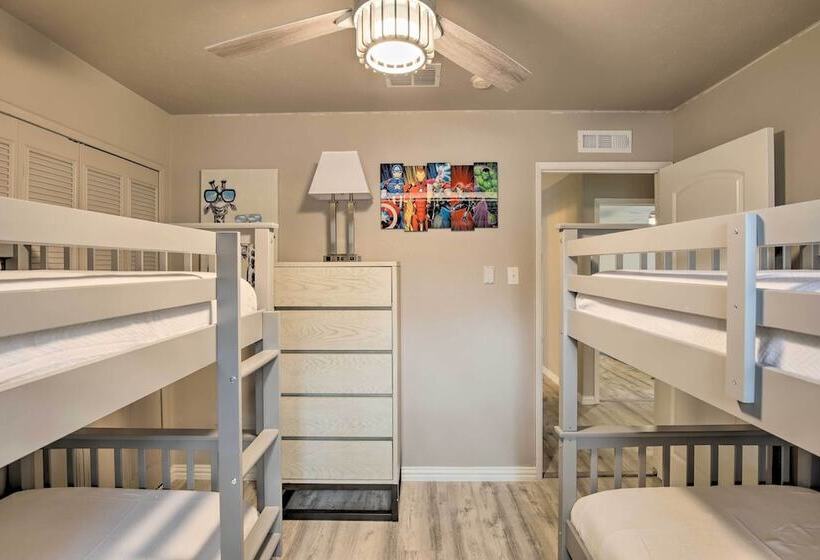 Private Pool & Game Room: Family Home In Garland!