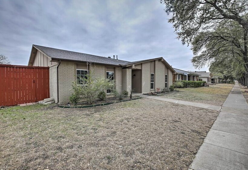 Private Pool & Game Room: Family Home In Garland!