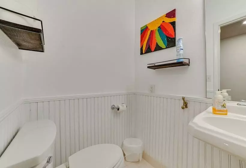 Lake Escape In Cadiz W/ Dock: Families Welcome!