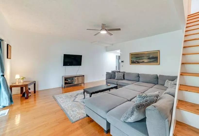 Lake Escape In Cadiz W/ Dock: Families Welcome!