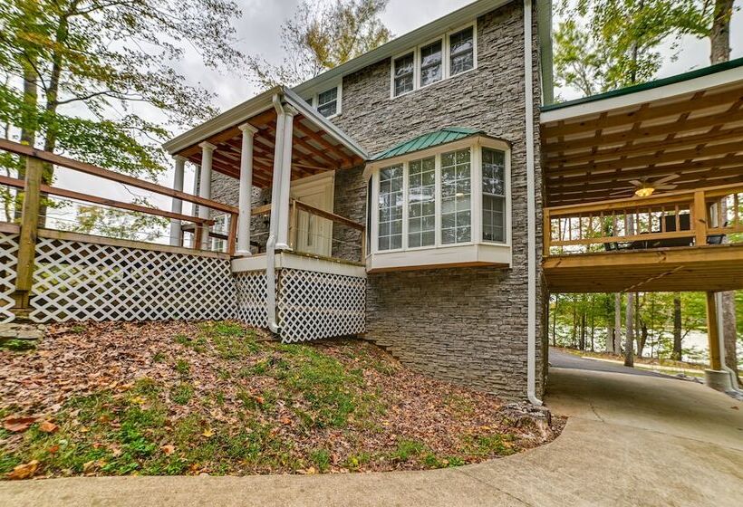 Lake Escape In Cadiz W/ Dock: Families Welcome!