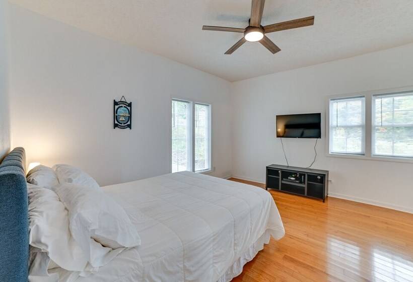 Lake Escape In Cadiz W/ Dock: Families Welcome!