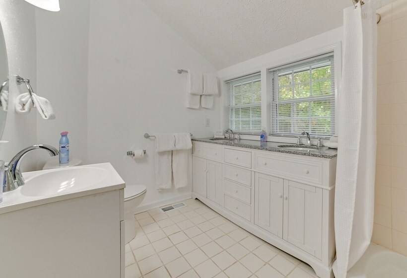 Lake Escape In Cadiz W/ Dock: Families Welcome!