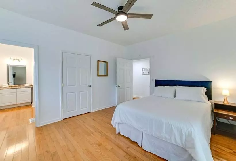 Lake Escape In Cadiz W/ Dock: Families Welcome!