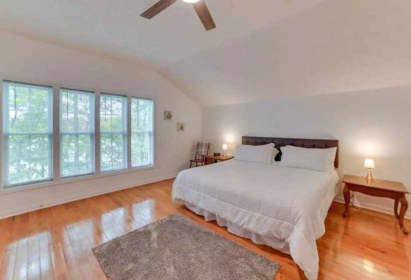 Lake Escape In Cadiz W/ Dock: Families Welcome!