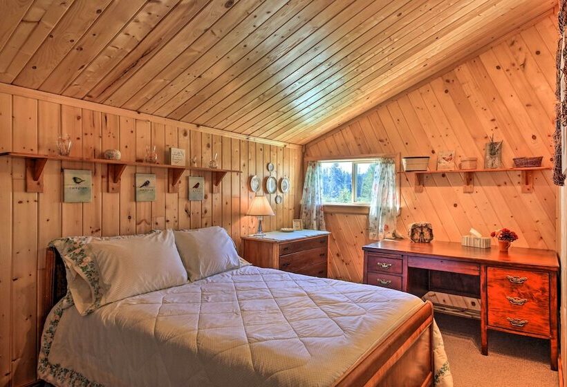 Family Home W/ Stunning River & Mountain View