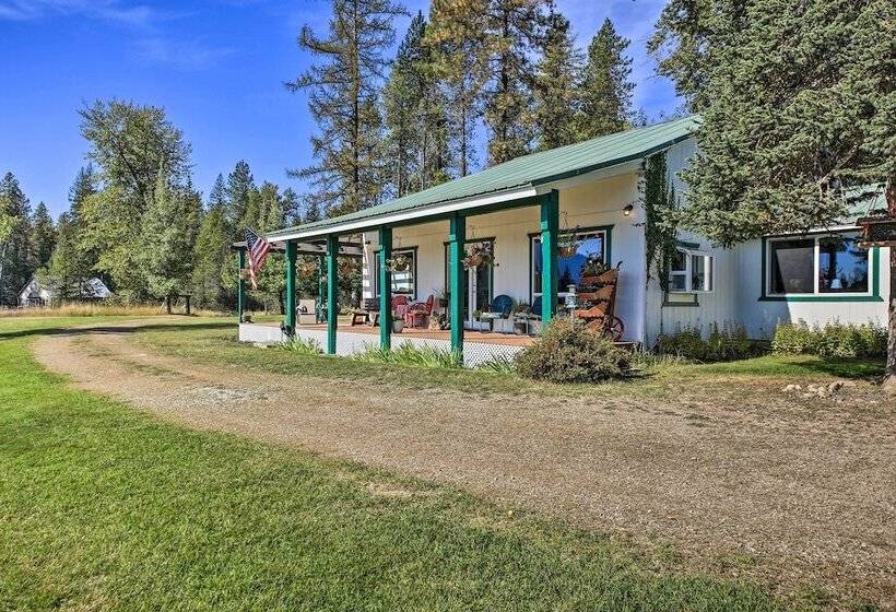 Family Home W/ Stunning River & Mountain View