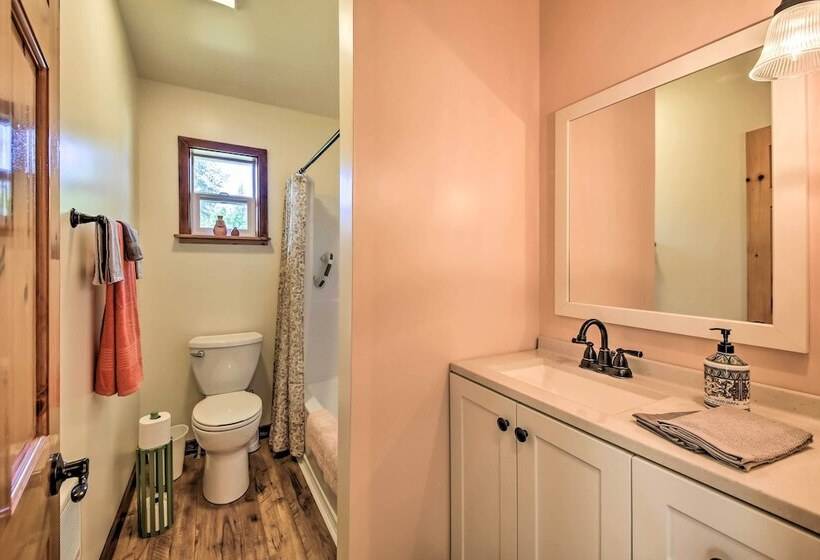 Family Home W/ Stunning River & Mountain View