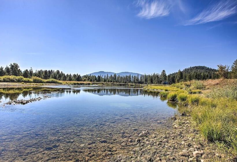 Family Home W/ Stunning River & Mountain View
