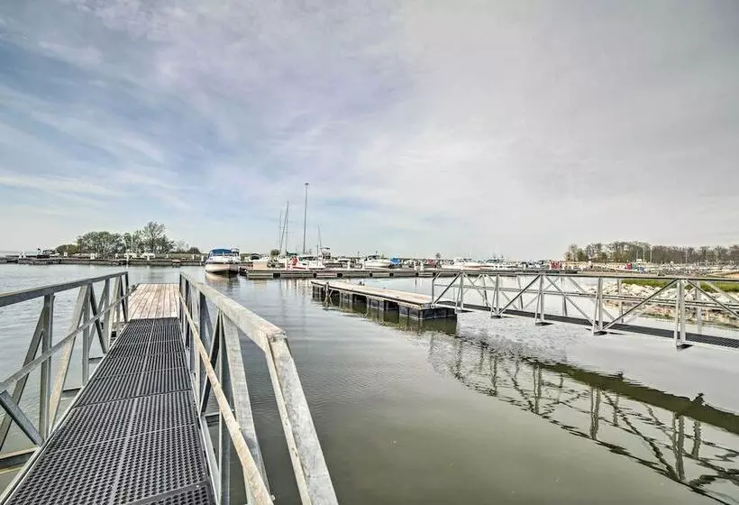 Geneva On The Lake Cottage W/ Patio: Walk To Shore