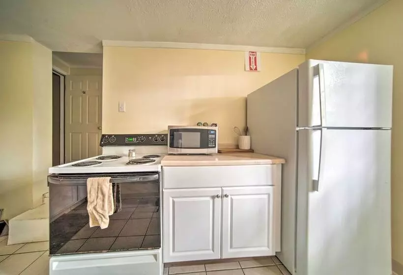 Geneva On The Lake Cottage W/ Patio: Walk To Shore