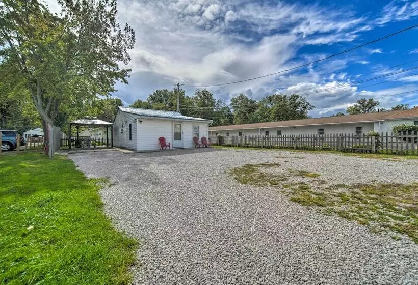 Geneva On The Lake Cottage W/ Patio: Walk To Shore