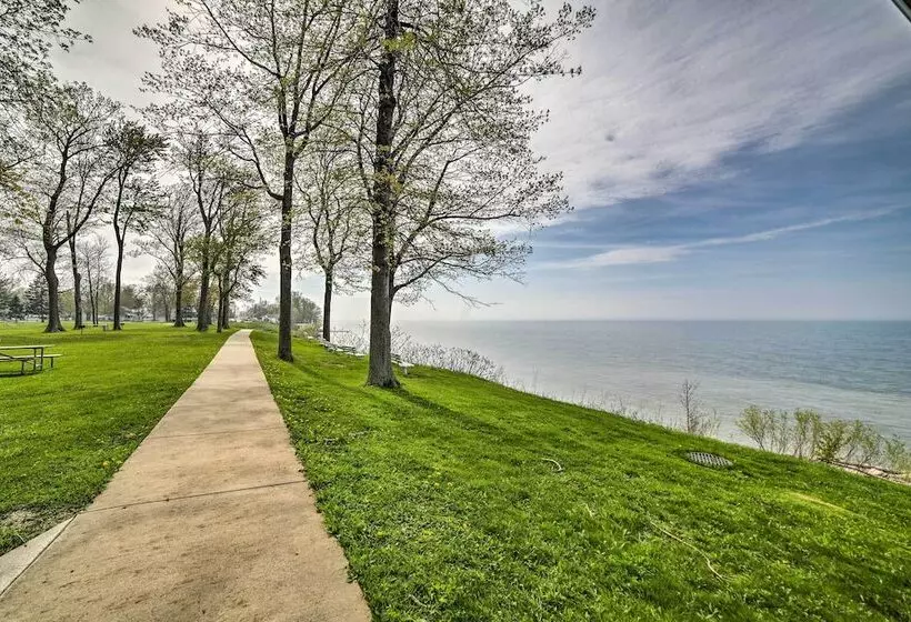 Geneva On The Lake Cottage W/ Patio: Walk To Shore