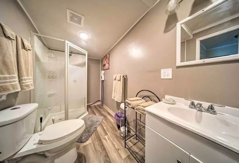 Geneva On The Lake Cottage W/ Patio: Walk To Shore