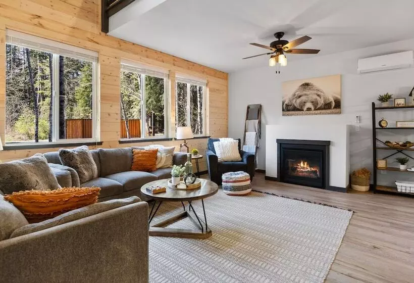 Hikers Haven W/ Hot Tub   Near Mt Rainier!