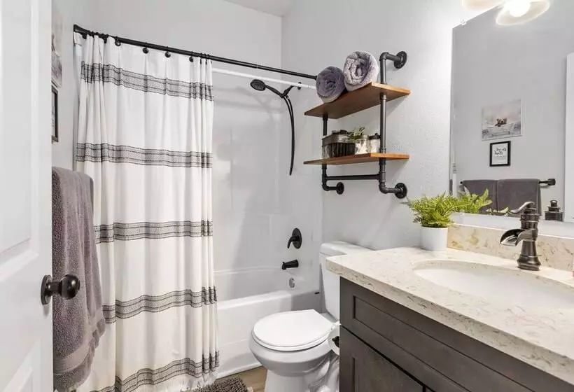 Hikers Haven W/ Hot Tub   Near Mt Rainier!