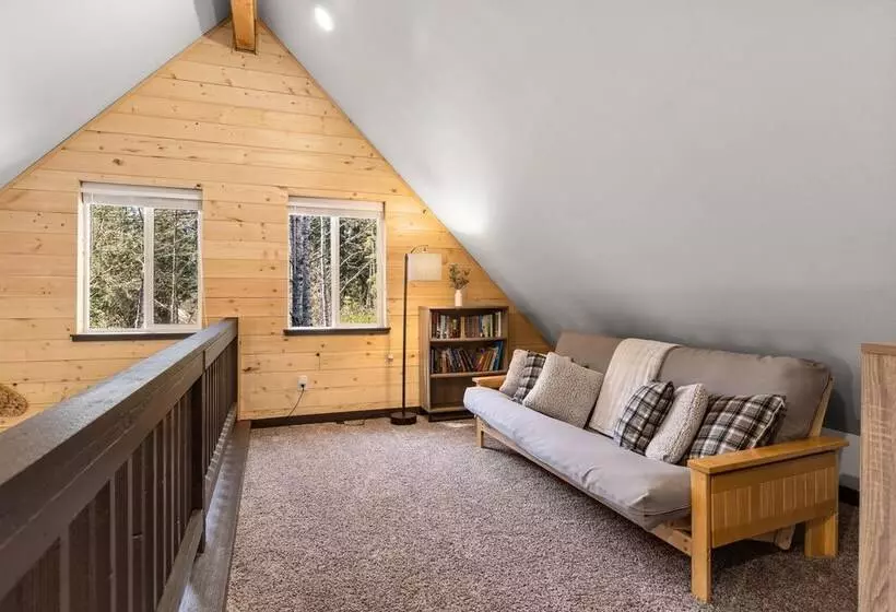 Hikers Haven W/ Hot Tub   Near Mt Rainier!