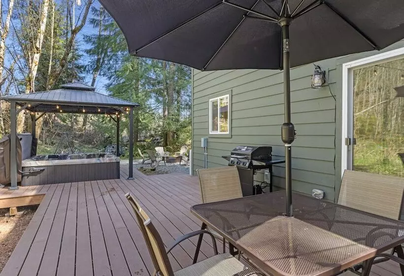 Hikers Haven W/ Hot Tub   Near Mt Rainier!