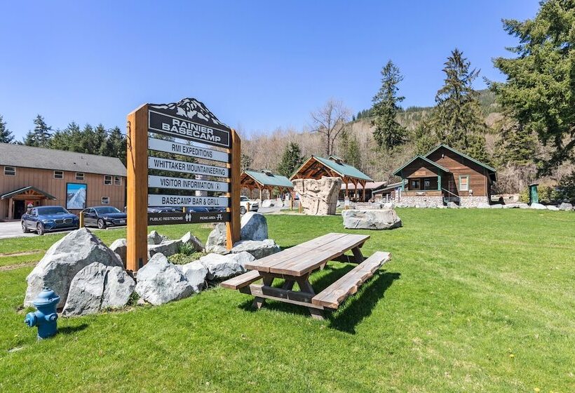 Hikers Haven W/ Hot Tub   Near Mt Rainier!