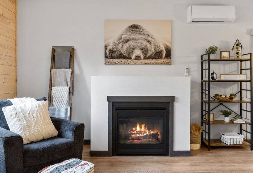 Hikers Haven W/ Hot Tub   Near Mt Rainier!