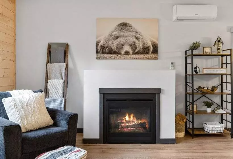 Hikers Haven W/ Hot Tub   Near Mt Rainier!