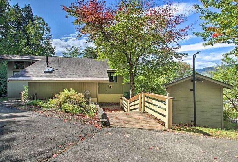 House W/ Balcony ~ 5 Mi To Cranmore Resort!