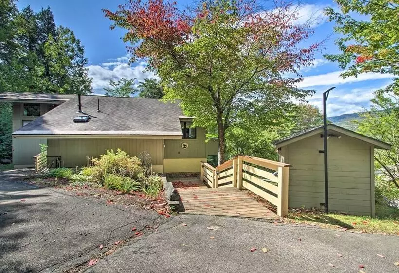 House W/ Balcony ~ 5 Mi To Cranmore Resort!