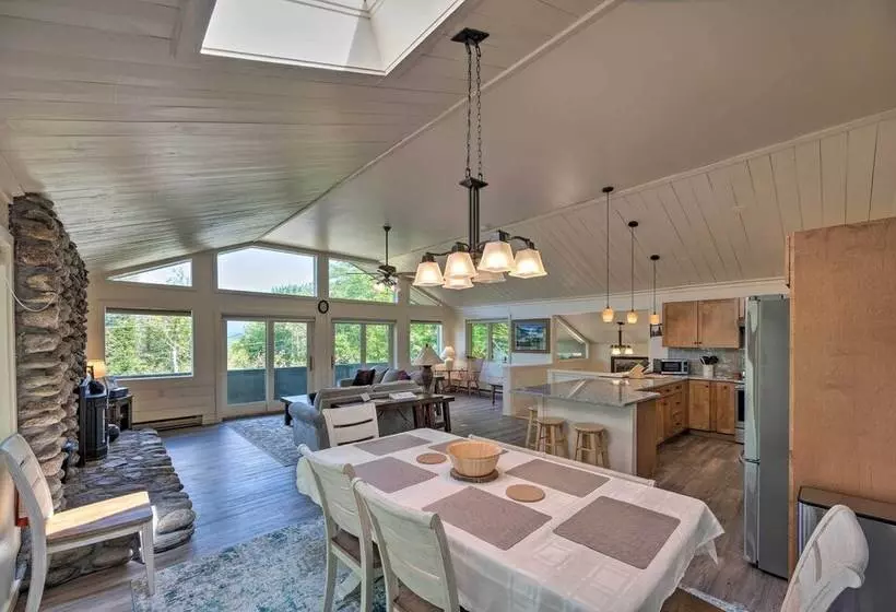 House W/ Balcony ~ 5 Mi To Cranmore Resort!