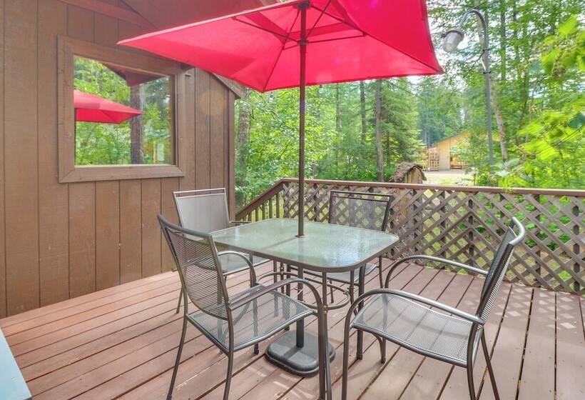 Hungry Horse Cabin W/ Gas Grill, Near Glacier!