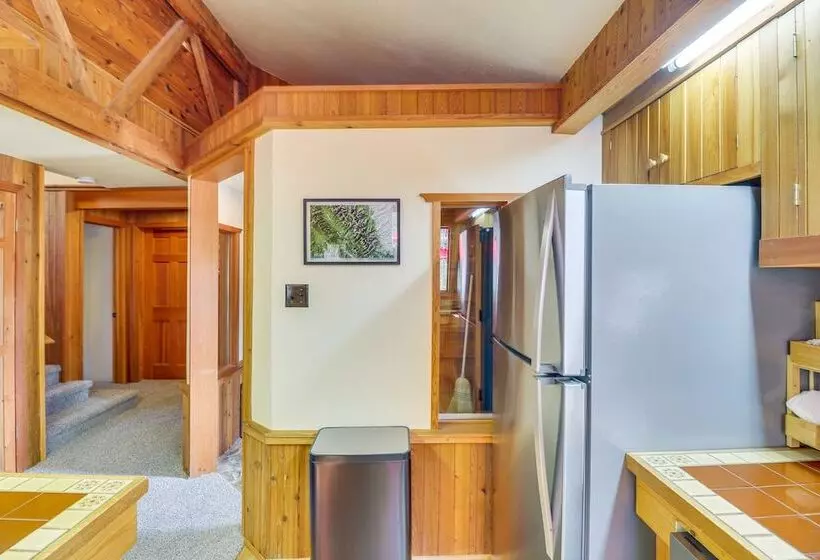 Hungry Horse Cabin W/ Gas Grill, Near Glacier!