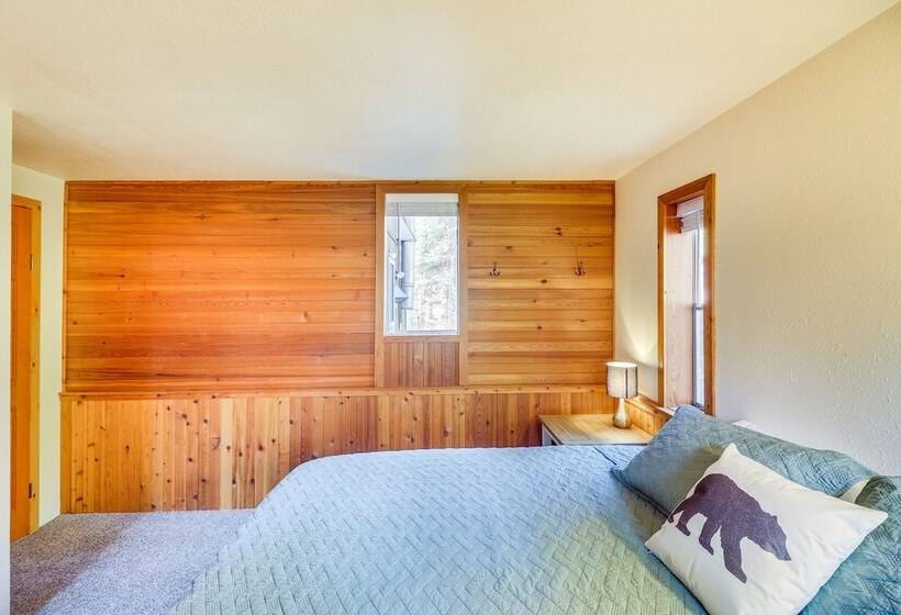 Hungry Horse Cabin W/ Gas Grill, Near Glacier!