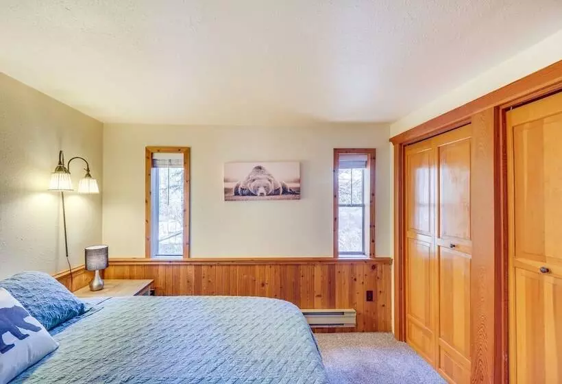 Hungry Horse Cabin W/ Gas Grill, Near Glacier!