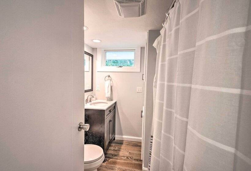 Laconia Hideaway < 2 Miles To Lake Winnipesaukee!