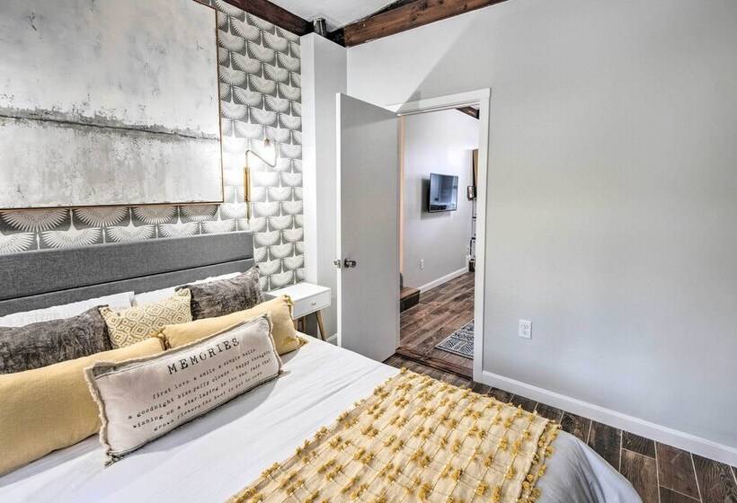 Laconia Hideaway < 2 Miles To Lake Winnipesaukee!