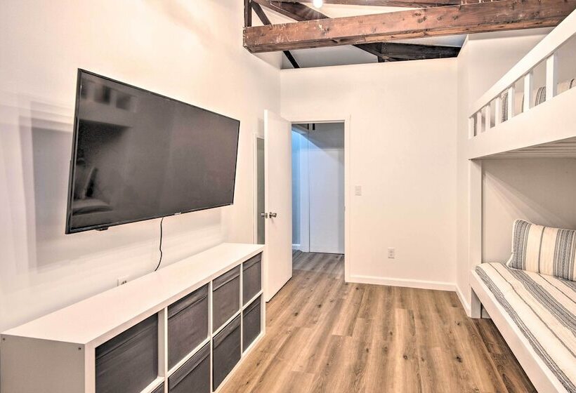 Laconia Hideaway < 2 Miles To Lake Winnipesaukee!