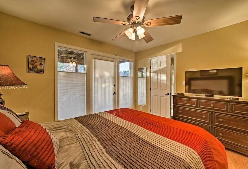 Lakefront Retreat W/ Dock & Beach: 2 Miles To Golf