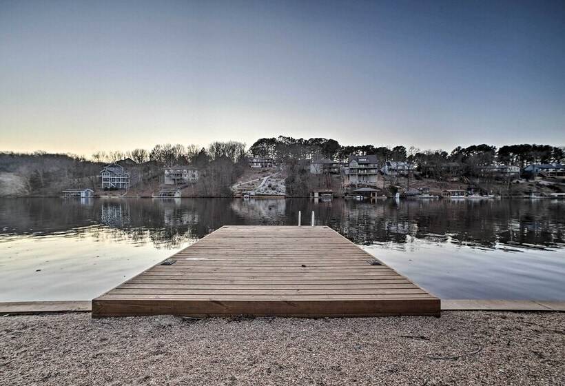 Lakefront Retreat W/ Dock & Beach: 2 Miles To Golf