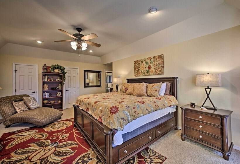 Lakefront Retreat W/ Dock & Beach: 2 Miles To Golf