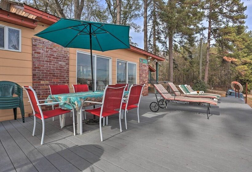 Lakeside Pleasure Island Cabin W/ Deck & Gas Grill