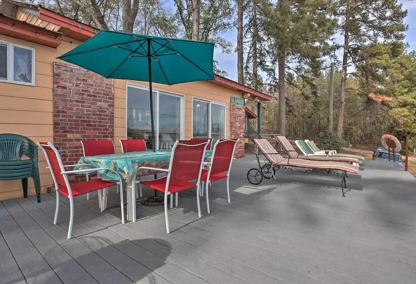 Lakeside Pleasure Island Cabin W/ Deck & Gas Grill