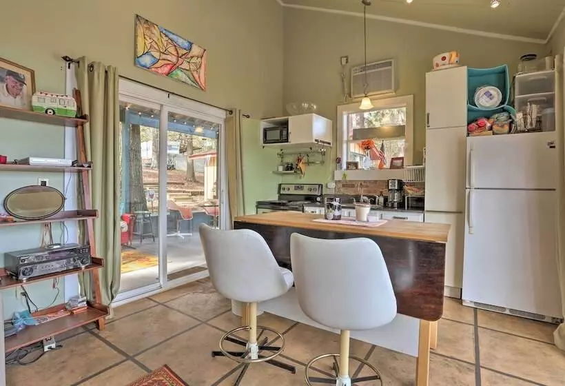 Lakeside Pleasure Island Cabin W/ Deck & Gas Grill