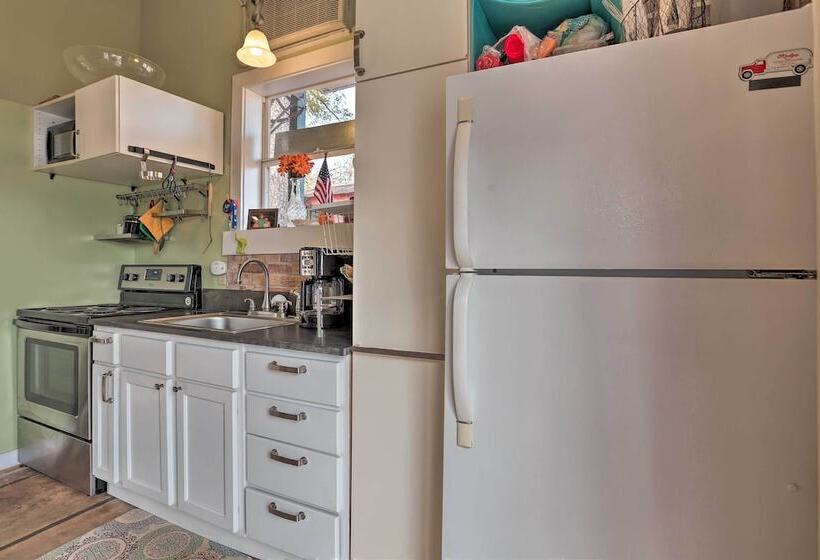 Lakeside Pleasure Island Cabin W/ Deck & Gas Grill