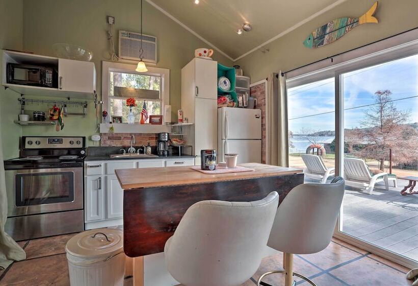 Lakeside Pleasure Island Cabin W/ Deck & Gas Grill