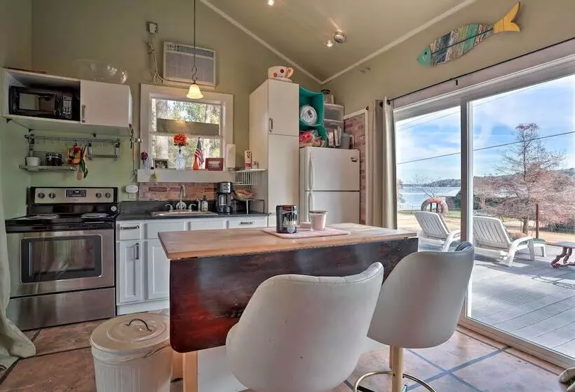 Lakeside Pleasure Island Cabin W/ Deck & Gas Grill