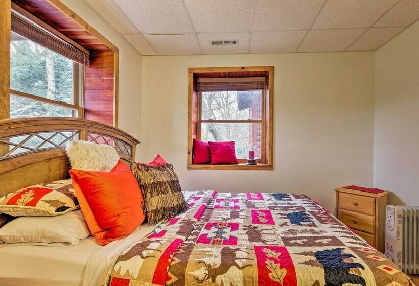 Lower Bear S Den    Central To Beech & Sugar Mtn!