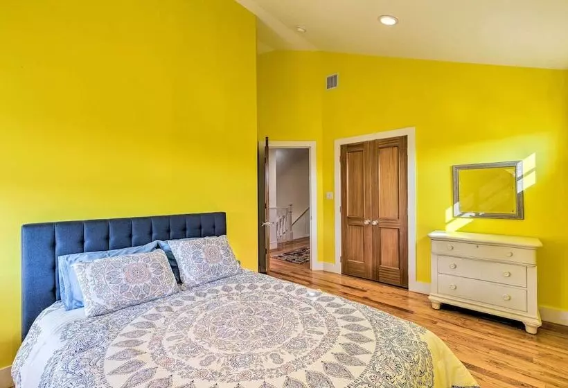 Luxe Waterfront East Quogue Home W/ Beach On Site!